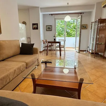 14bspeaceful Downtown Apartment