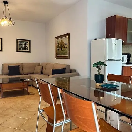 Apartment 14bspeaceful Downtown