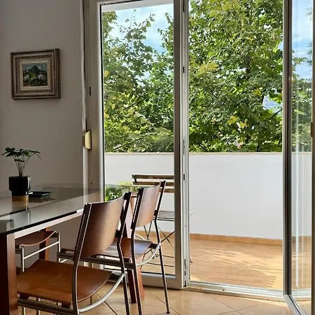 14bspeaceful Downtown Apartment *